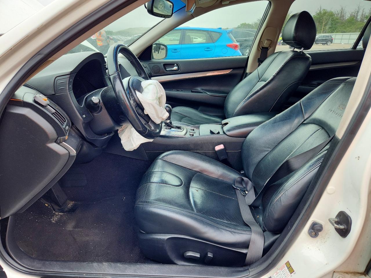 2011 Infiniti G25 Sedan X Белый vin: JN1DV6AR1BM450628