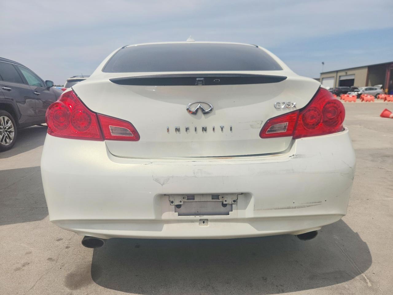 2012 Infiniti G25 Sedan X Белый vin: JN1DV6AR5CM731137