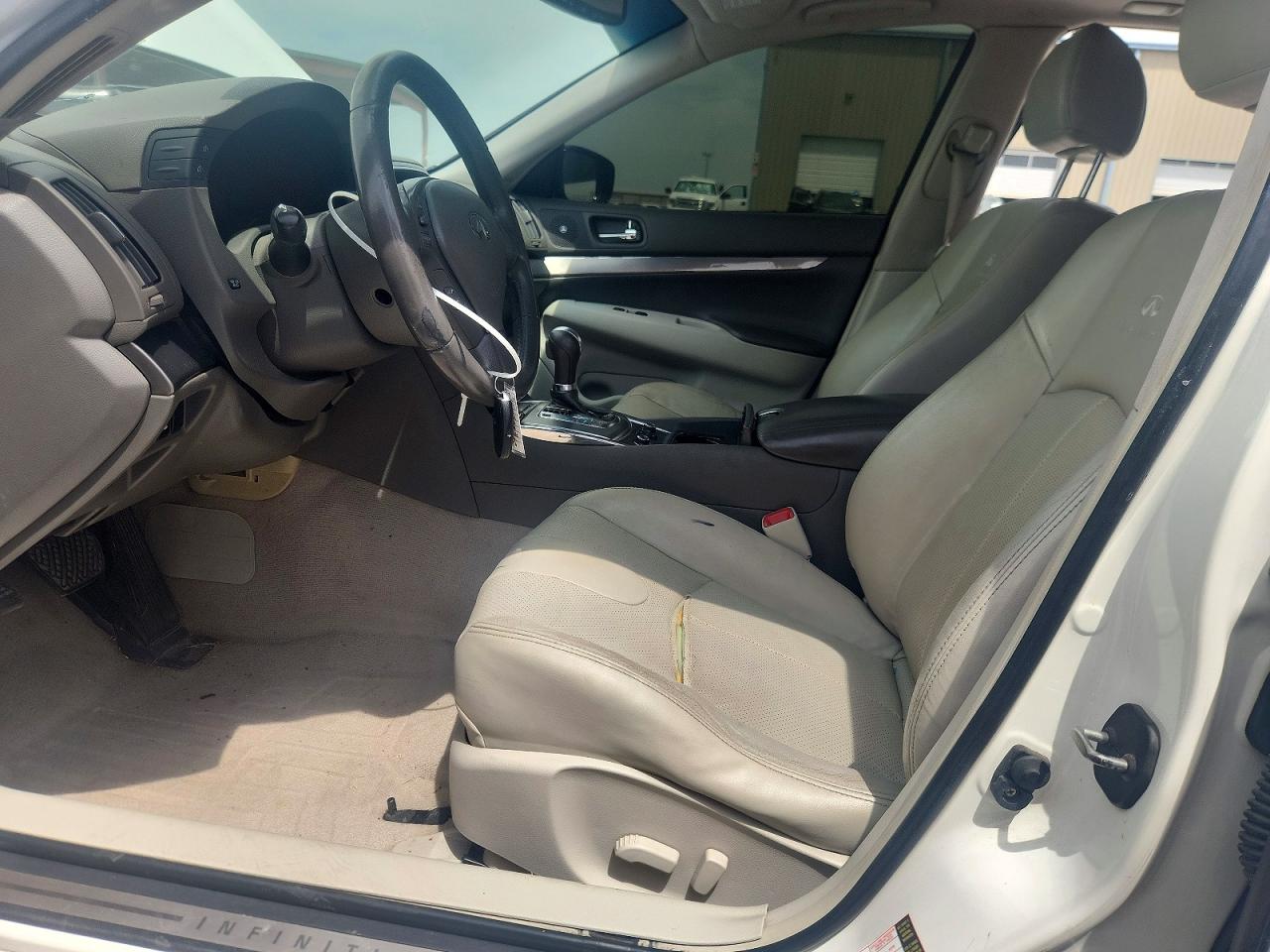 2012 Infiniti G25 Sedan X Белый vin: JN1DV6AR5CM731137