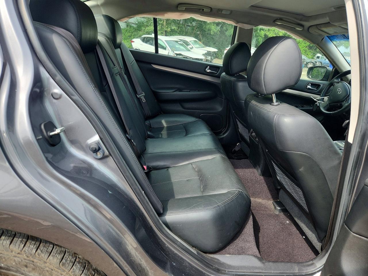 2012 Infiniti G25 Sedan X Серебряный vin: JN1DV6AR5CM862102