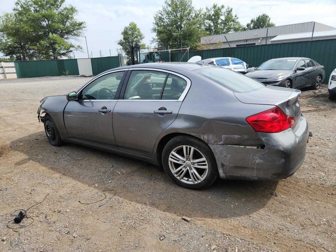2012 Infiniti G25 Sedan X Серебряный vin: JN1DV6AR5CM862102 Damage: Left Qtr Panel, Severe Damage, Replacement Required