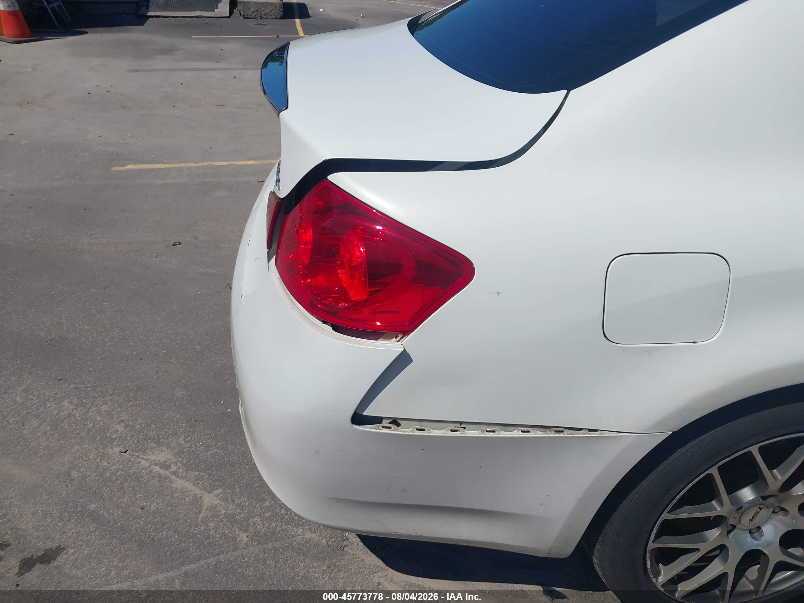 2011 Infiniti G25x   White vin: JN1DV6AR6BM651716
