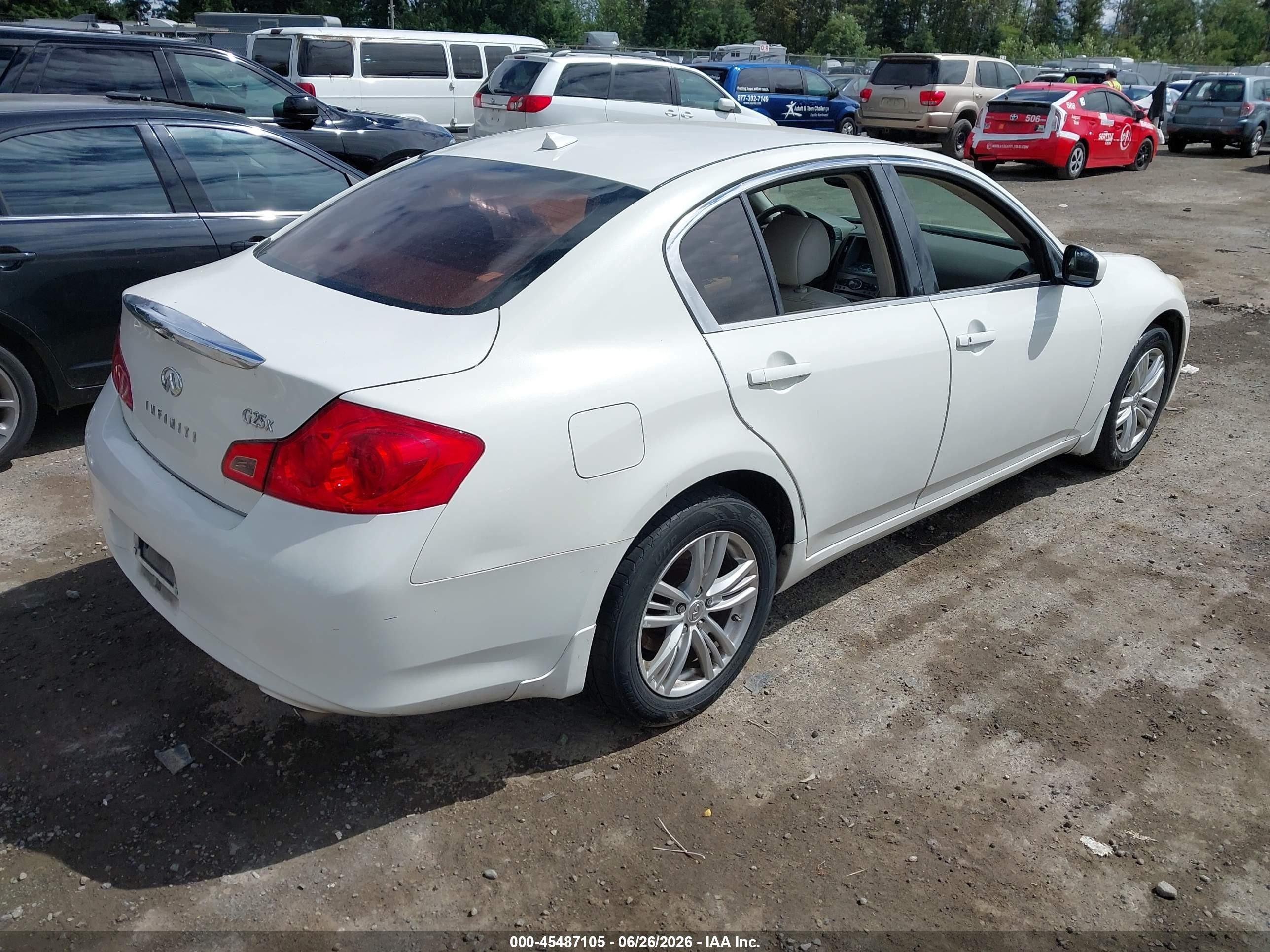 2011 Infiniti G25x   White vin: JN1DV6AR6BM652168