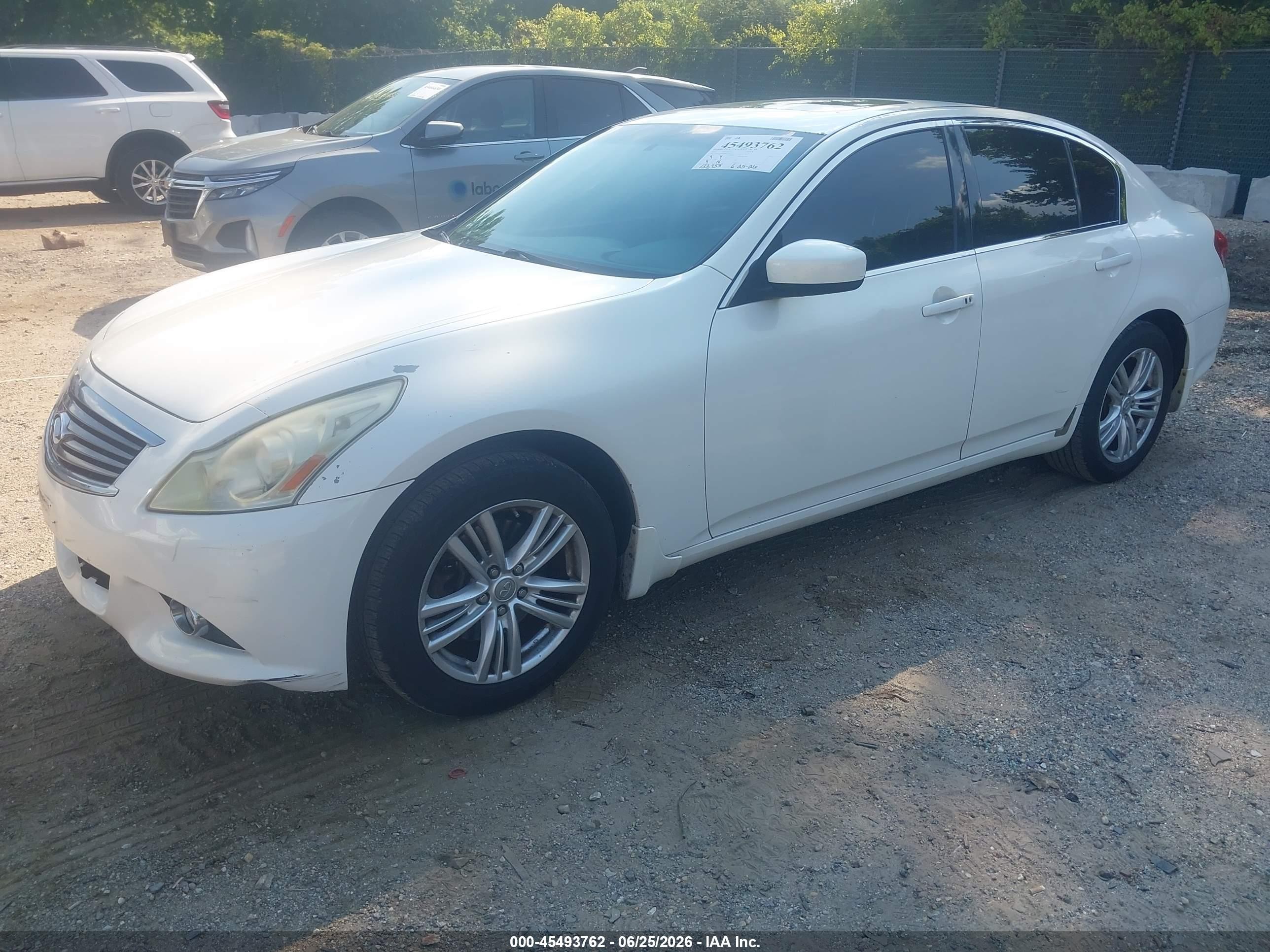 2011 Infiniti G25x   White vin: JN1DV6AR6BM654020