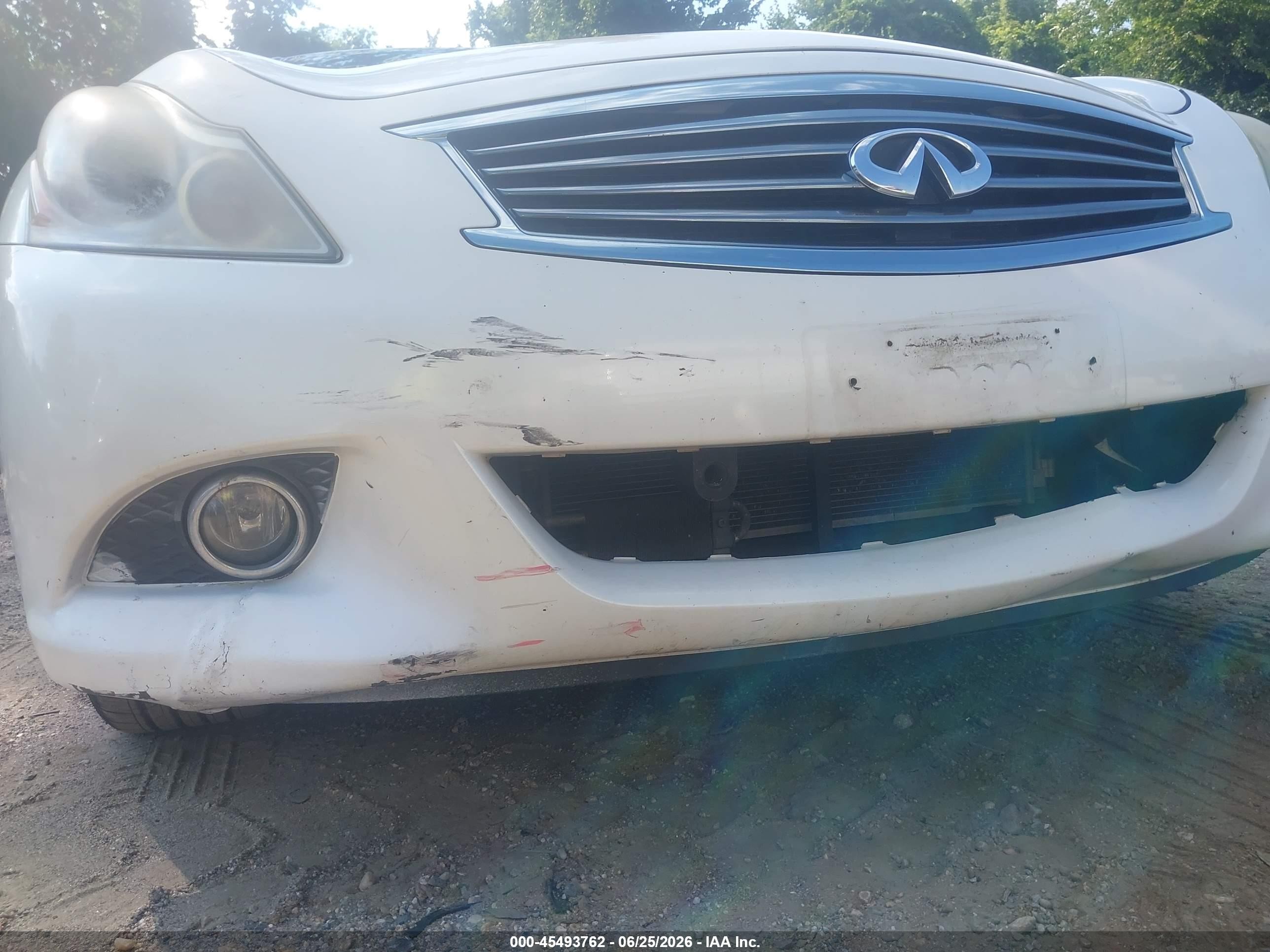 2011 Infiniti G25x   White vin: JN1DV6AR6BM654020