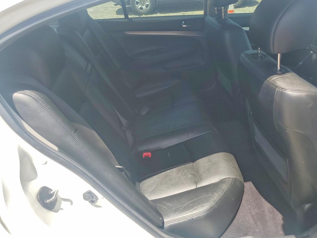 2011 Infiniti G25 Sedan X White vin: JN1DV6AR8BM650633