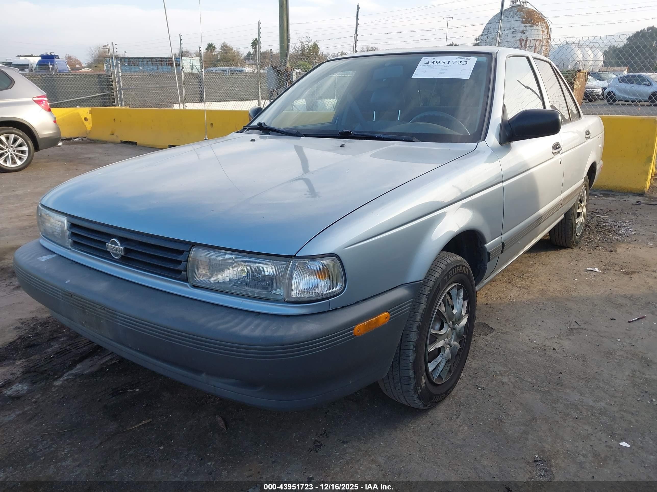 1992 Nissan Sentra   Light Blue vin: JN1EB31P4NU108962