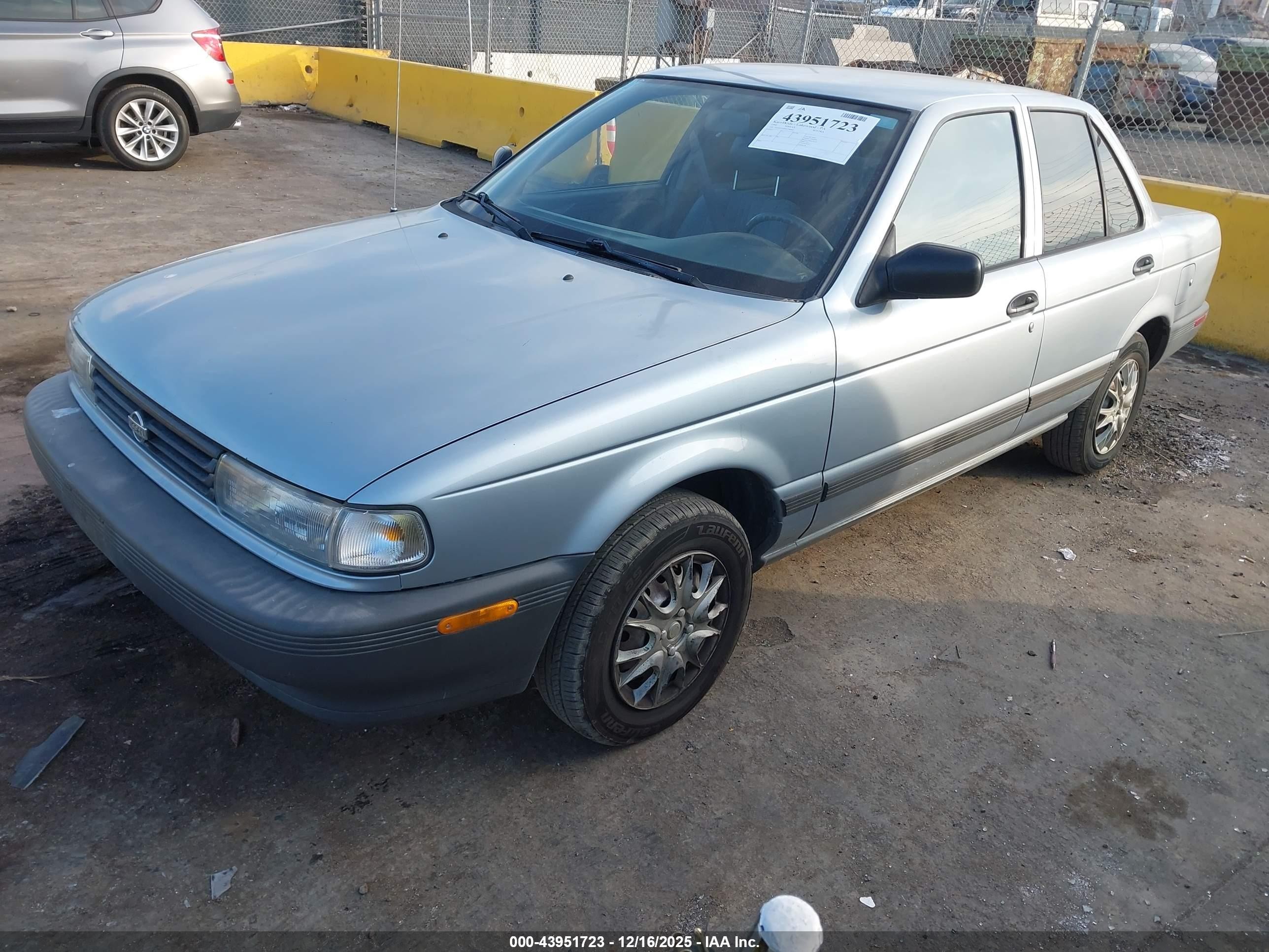 1992 Nissan Sentra   Light Blue vin: JN1EB31P4NU108962