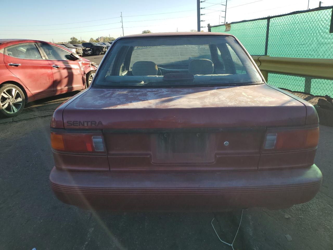 1992 Nissan Sentra Бордовый vin: JN1EB31P4NU135921