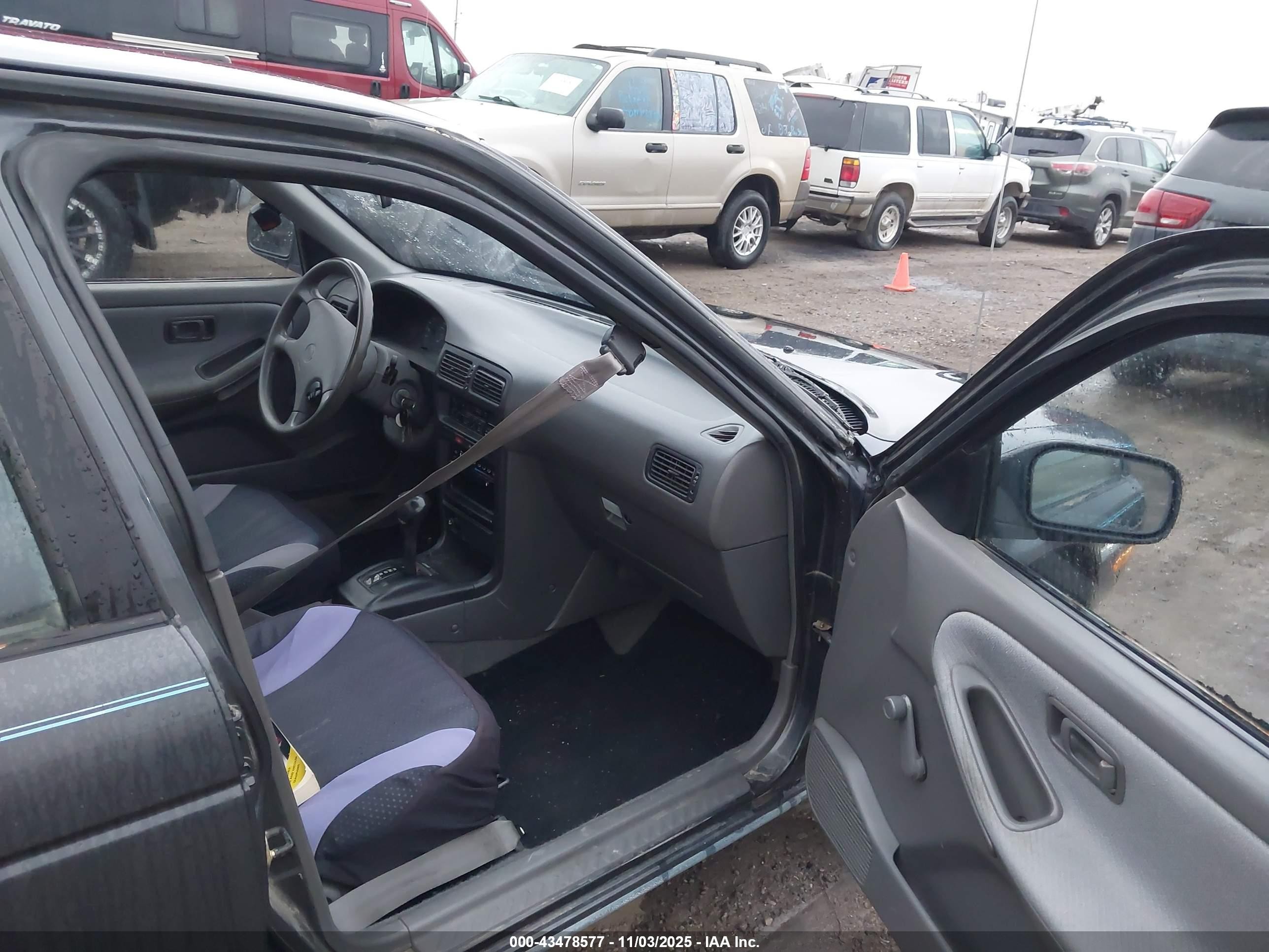 1992 Nissan Sentra   Blue vin: JN1EB31P4NU145218