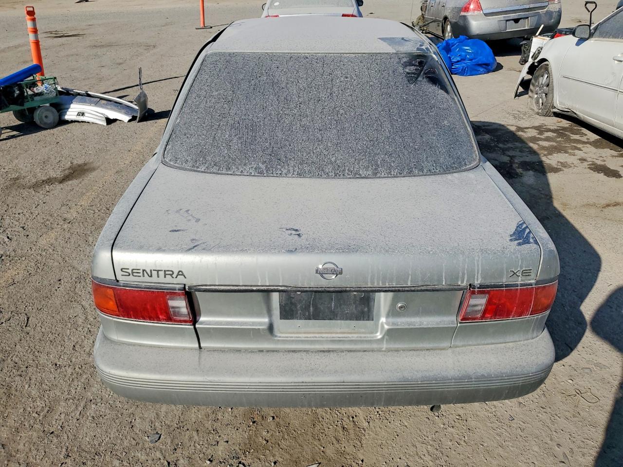 1993 Nissan Sentra E Beige vin: JN1EB31PXPU242507