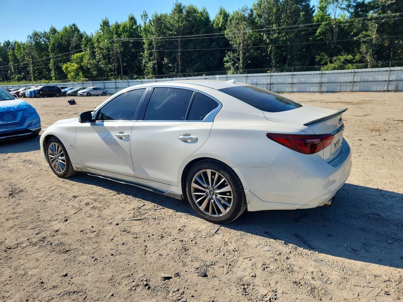 2018 Infiniti Q50 3.0t Luxe White vin: JN1EV7AP0JM592153