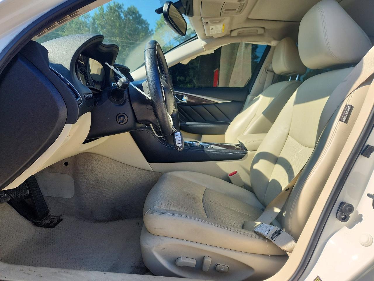 2018 Infiniti Q50 3.0t Luxe White vin: JN1EV7AP0JM592153