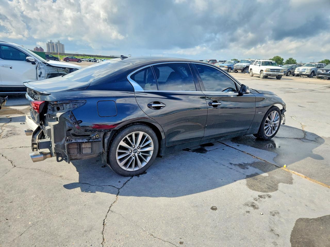 2018 Infiniti Q50 3.0t Luxe Black vin: JN1EV7AP1JM361293