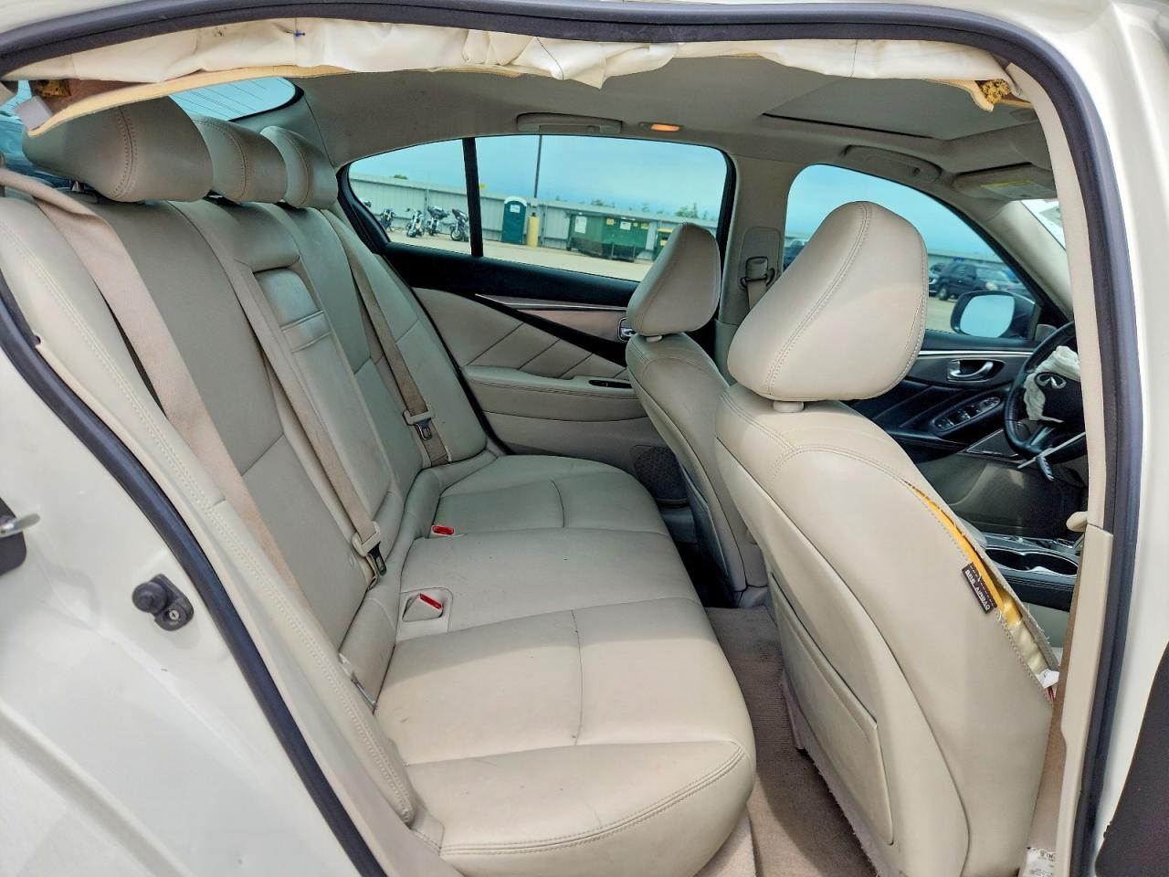 2017 Infiniti Q50 3.0t Premium White vin: JN1EV7AP2HM739518