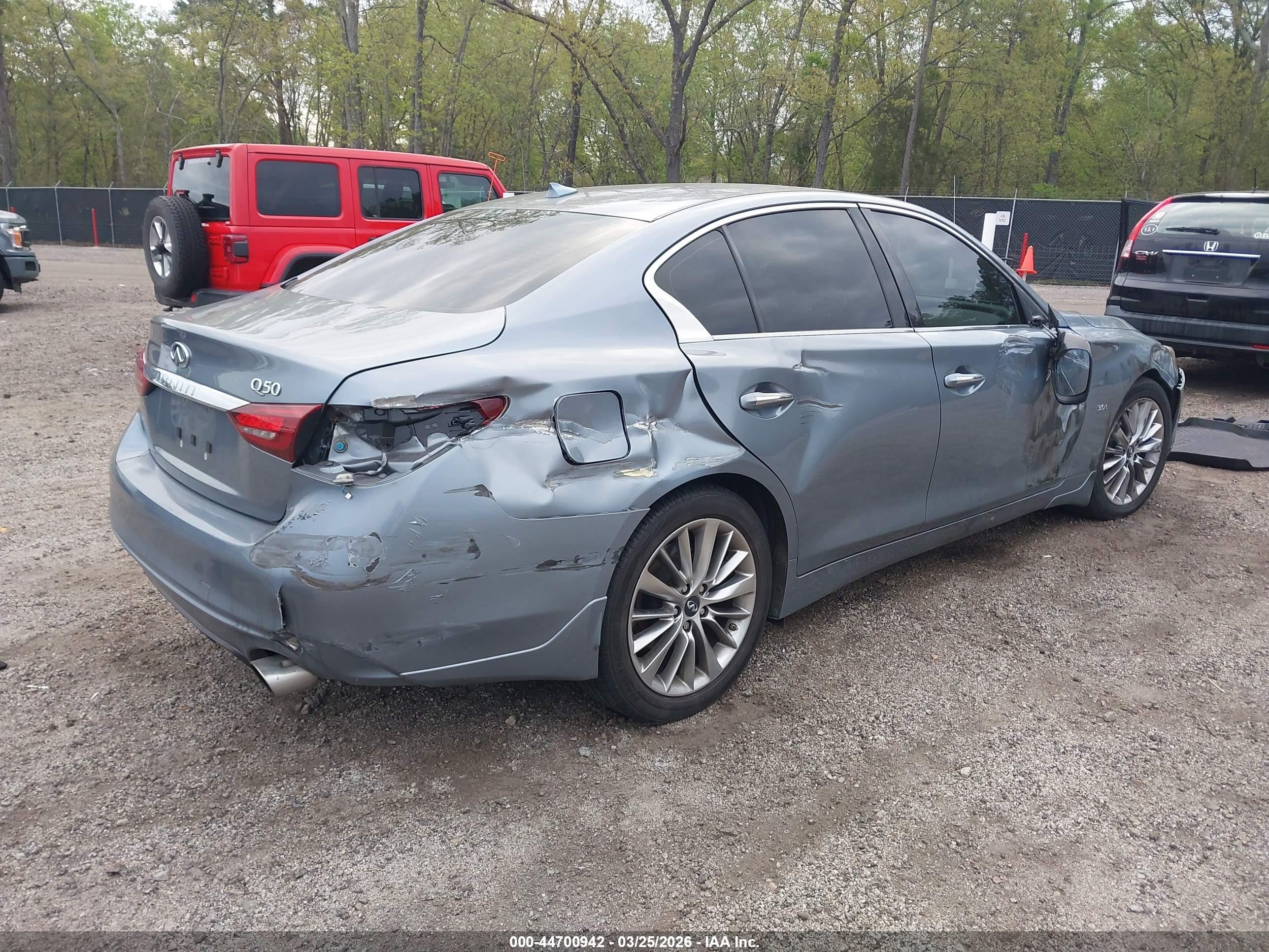 2018 Infiniti Q50 3.0t Luxe Silver vin: JN1EV7AP2JM353249