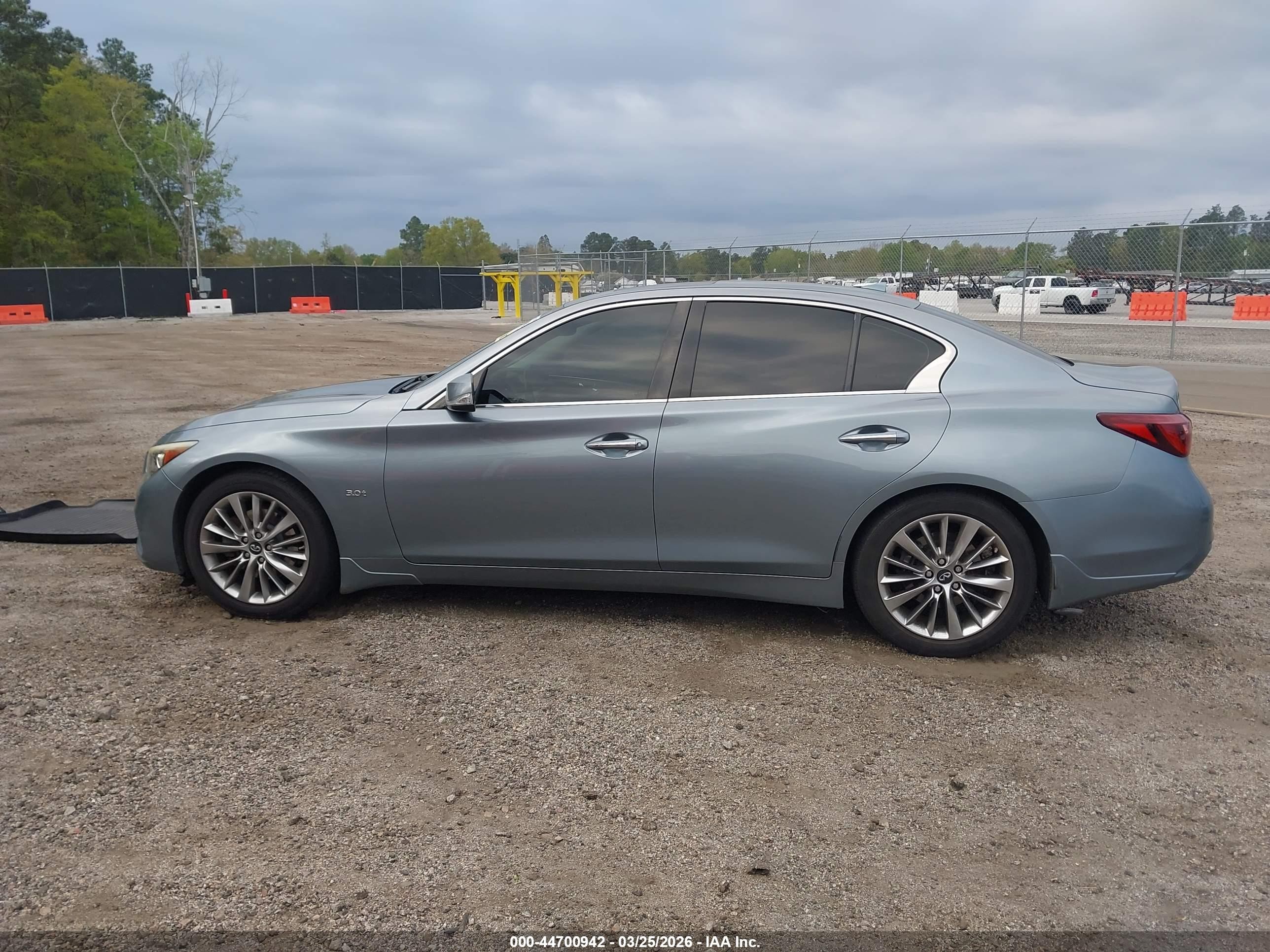 2018 Infiniti Q50 3.0t Luxe Silver vin: JN1EV7AP2JM353249