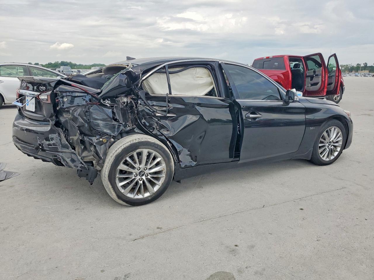 2019 Infiniti Q50 3.0t Luxe Black vin: JN1EV7AP2KM518217
