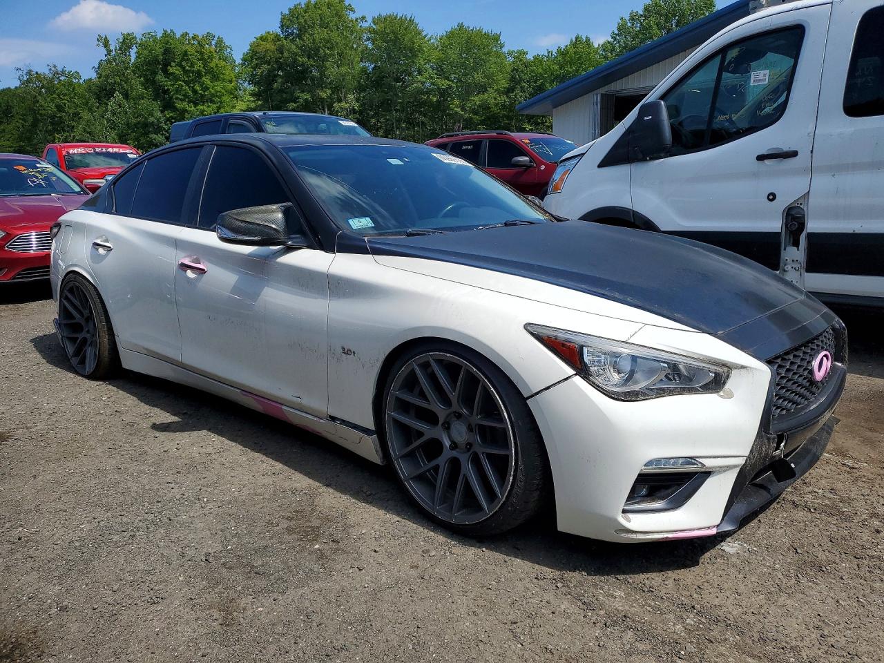 2018 Infiniti Q50 3.0t Luxe White vin: JN1EV7AP3JM352840