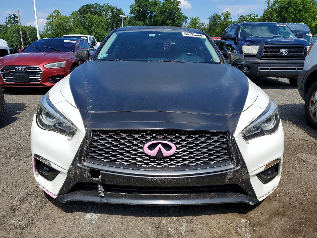 2018 Infiniti Q50 3.0t Luxe White vin: JN1EV7AP3JM352840