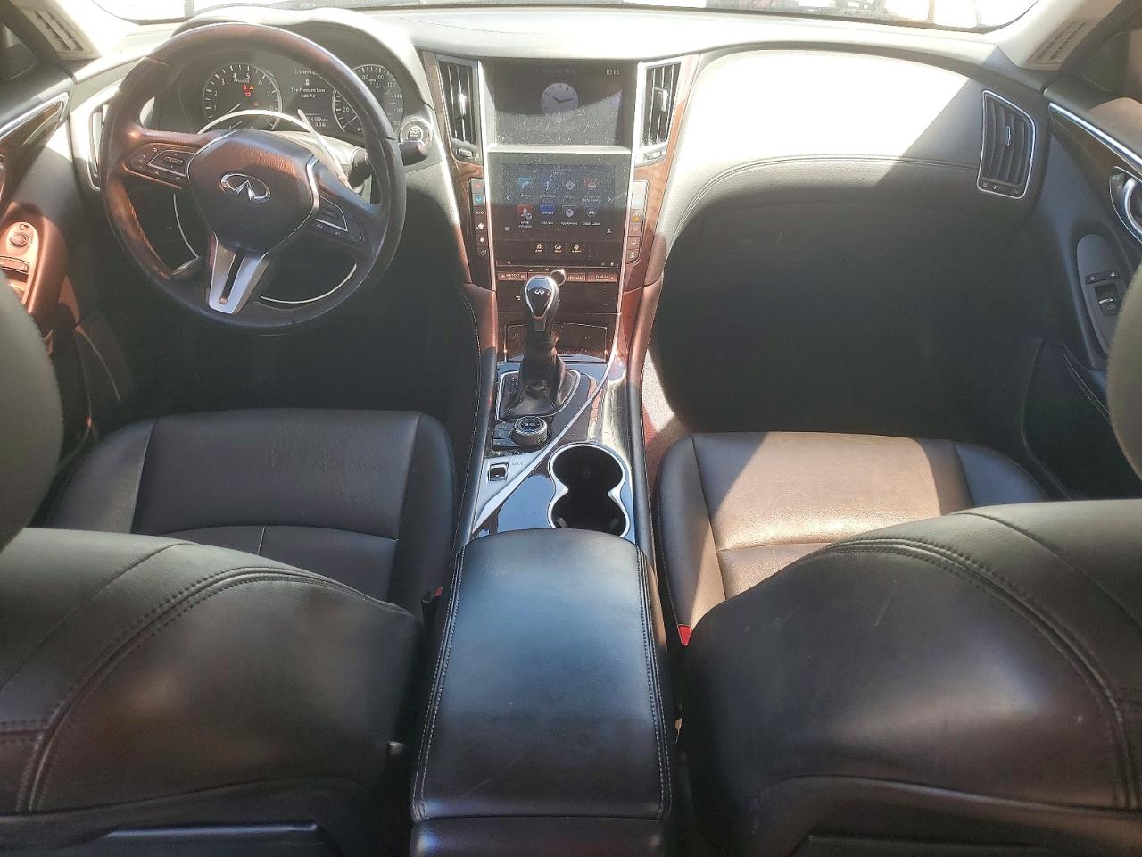 2018 Infiniti Q50 3.0t Luxe White vin: JN1EV7AP3JM591336