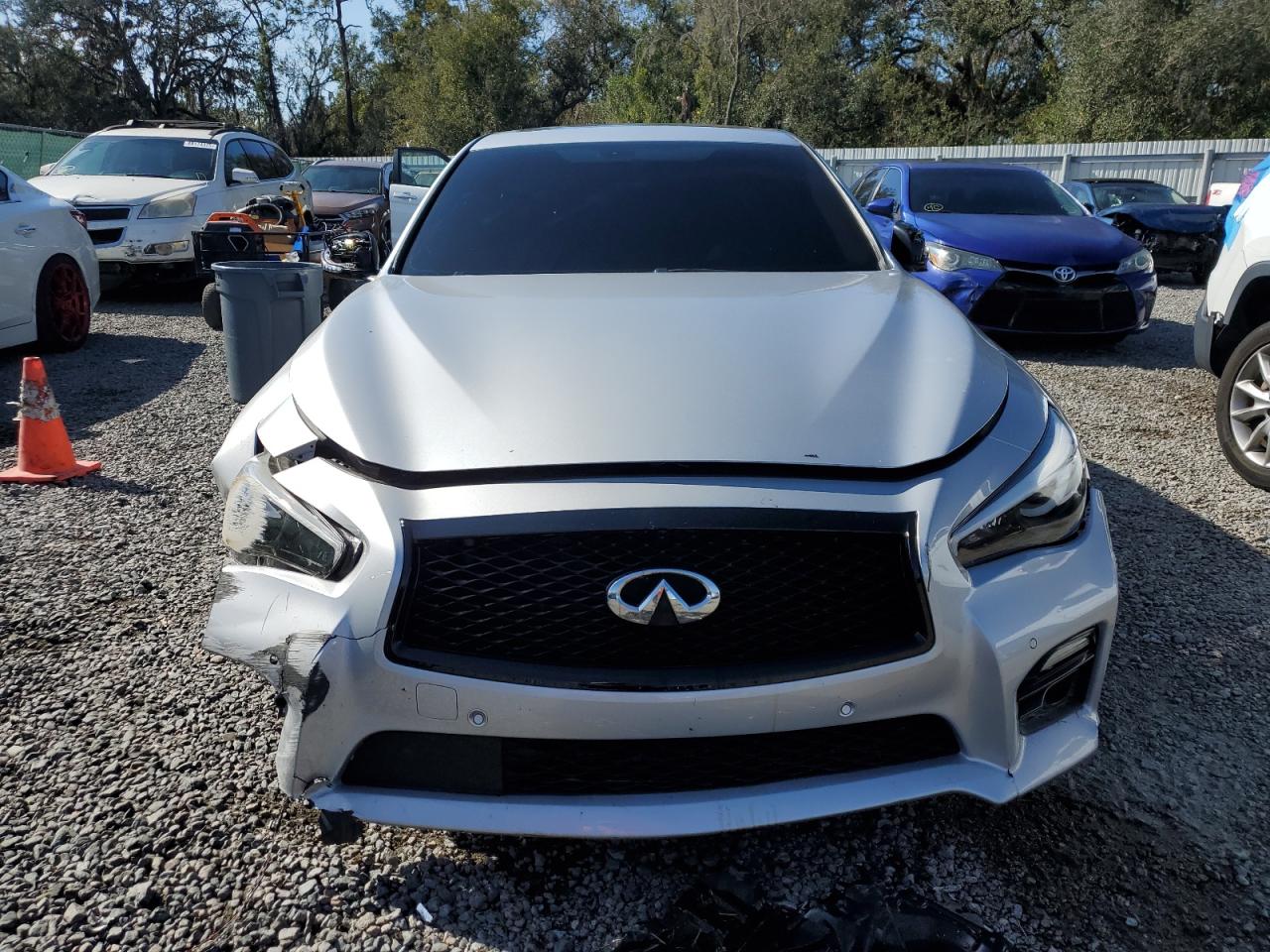 2016 Infiniti Q50 Premium Серебряный vin: JN1EV7AP4GM300173