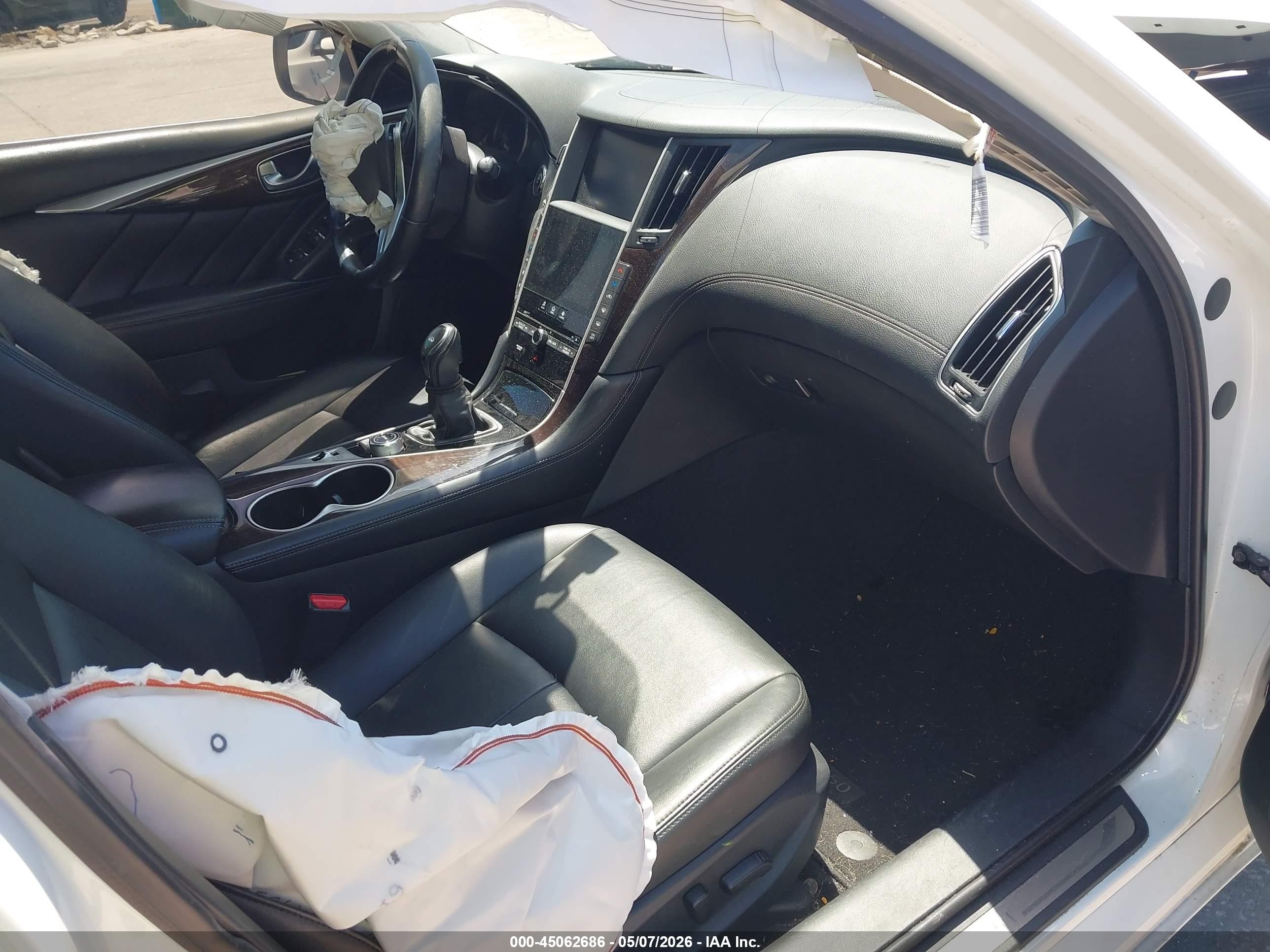 2019 Infiniti Q50 3.0t Luxe Белый vin: JN1EV7AP4KM517540