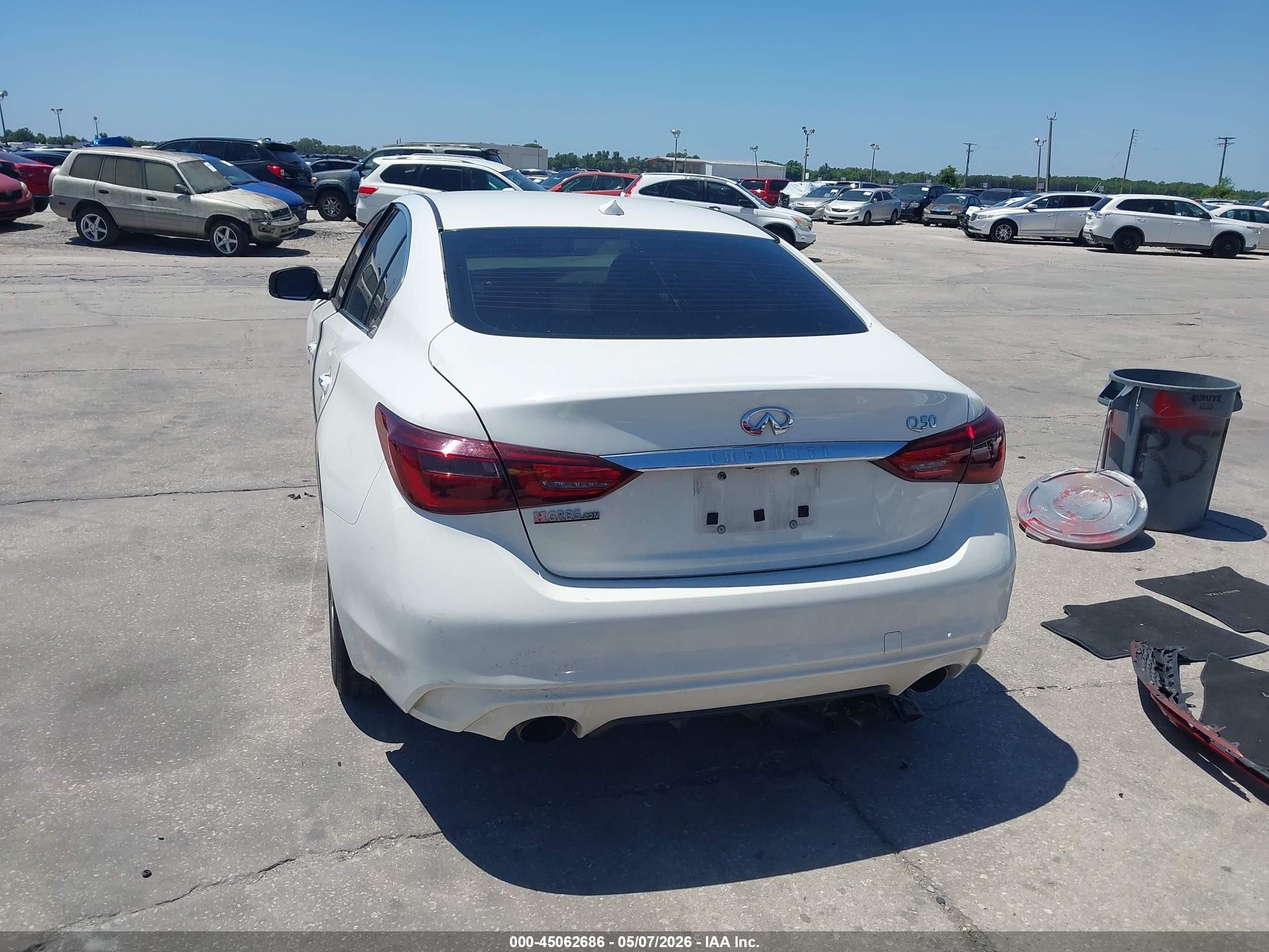 2019 Infiniti Q50 3.0t Luxe Белый vin: JN1EV7AP4KM517540