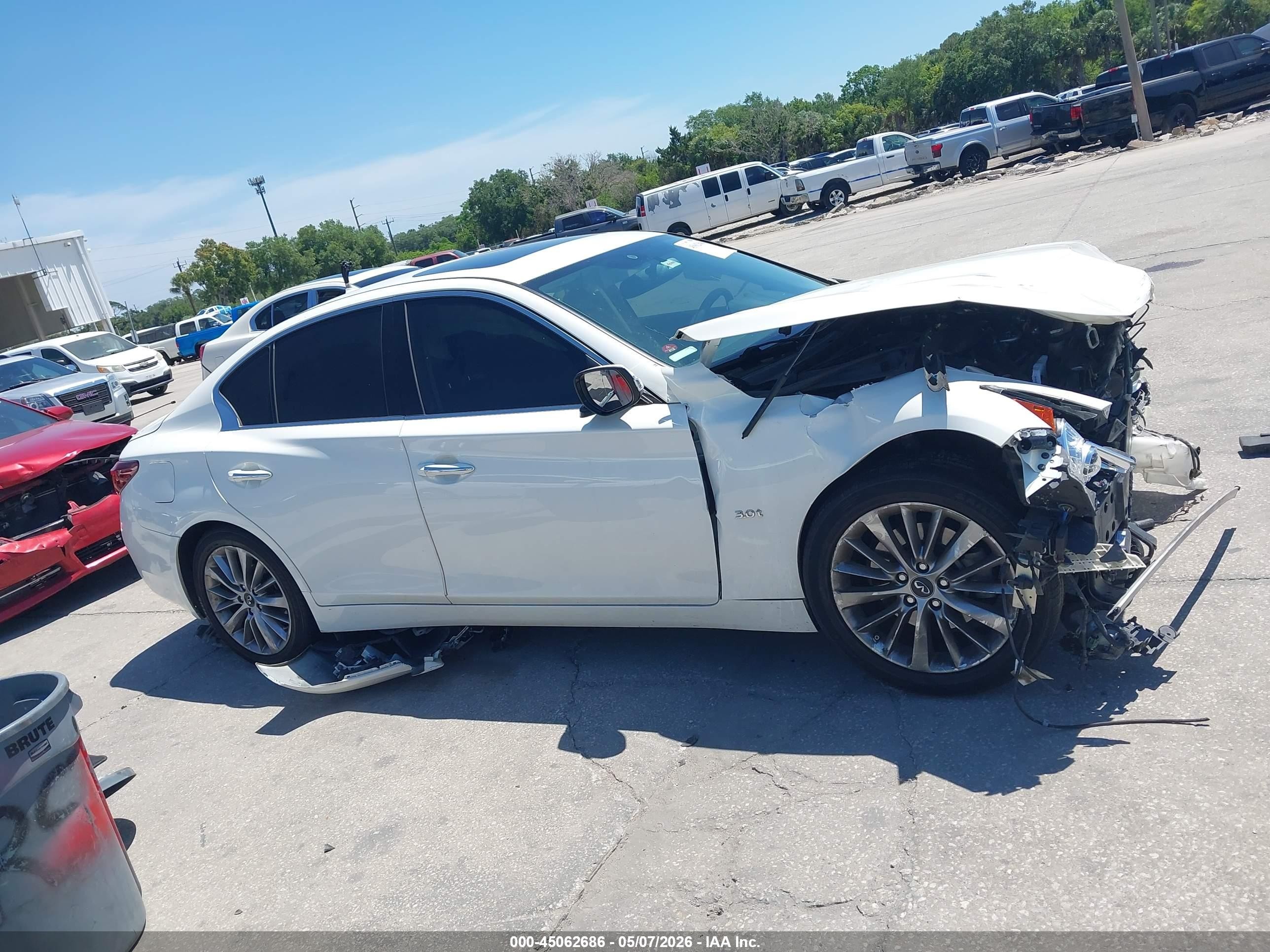 2019 Infiniti Q50 3.0t Luxe Белый vin: JN1EV7AP4KM517540
