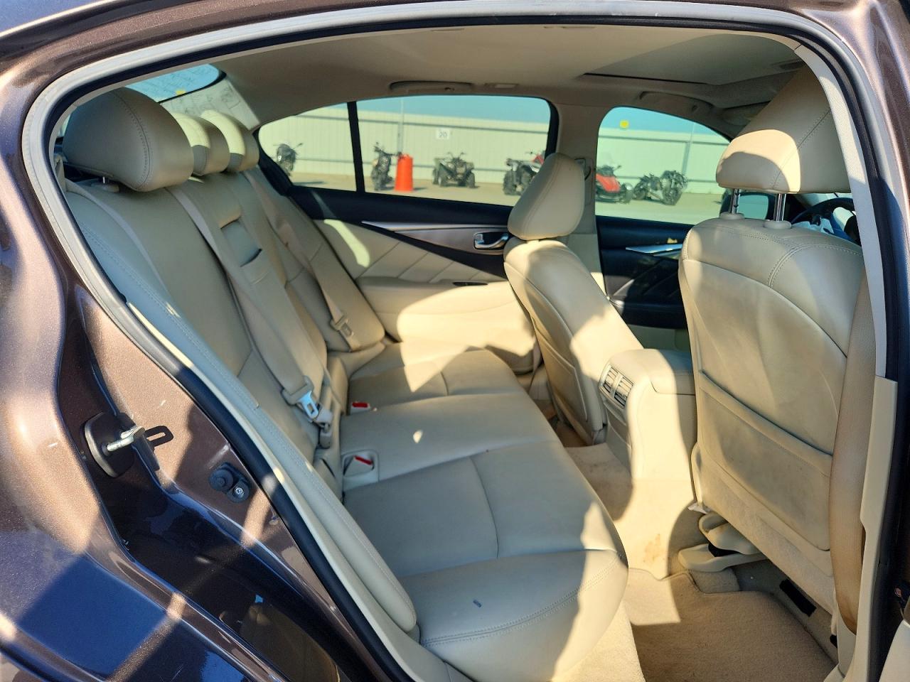 2016 Infiniti Q50 3.0t Premium Tan vin: JN1EV7AP5GM305575