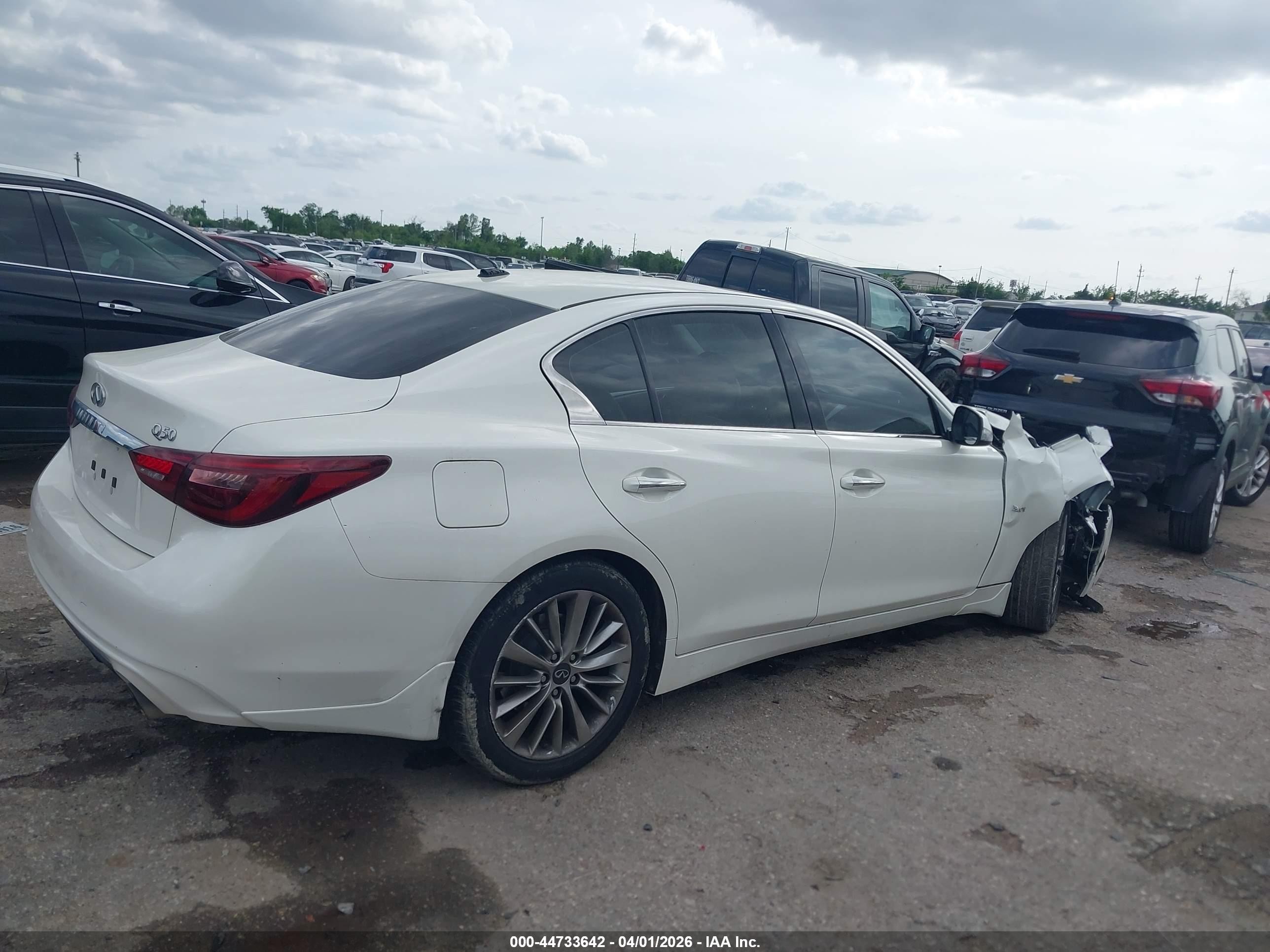 2020 Infiniti Q50 Luxe White vin: JN1EV7AP5LM206023