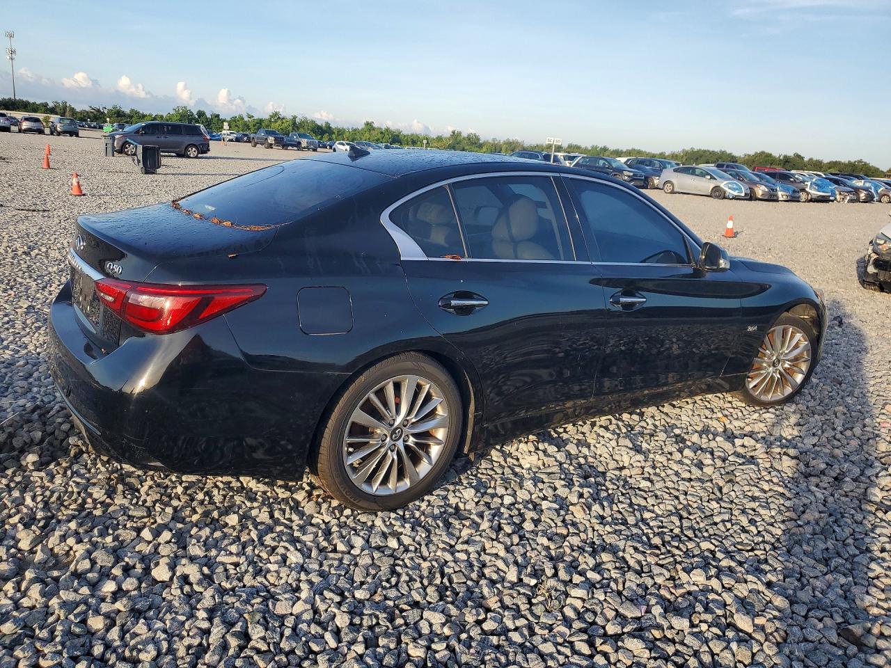 2018 Infiniti Q50 3.0t Luxe Black vin: JN1EV7AP6JM363119