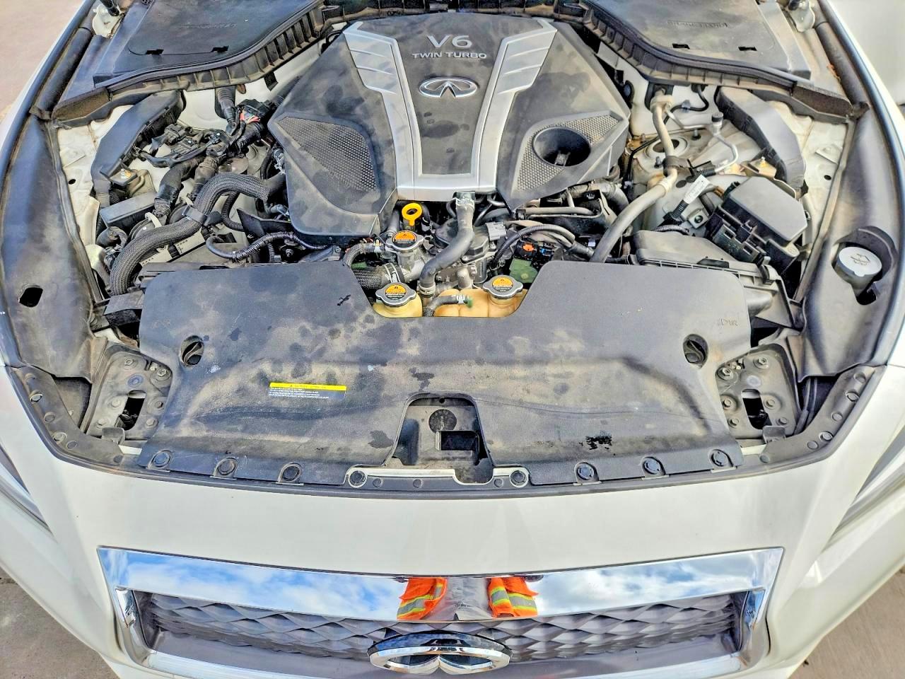 2018 Infiniti Q50 3.0t Luxe White vin: JN1EV7AP7JM350590
