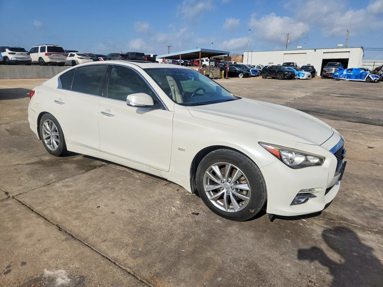 2017 Infiniti Q50 3.0t Premium White vin: JN1EV7AP8HM735666