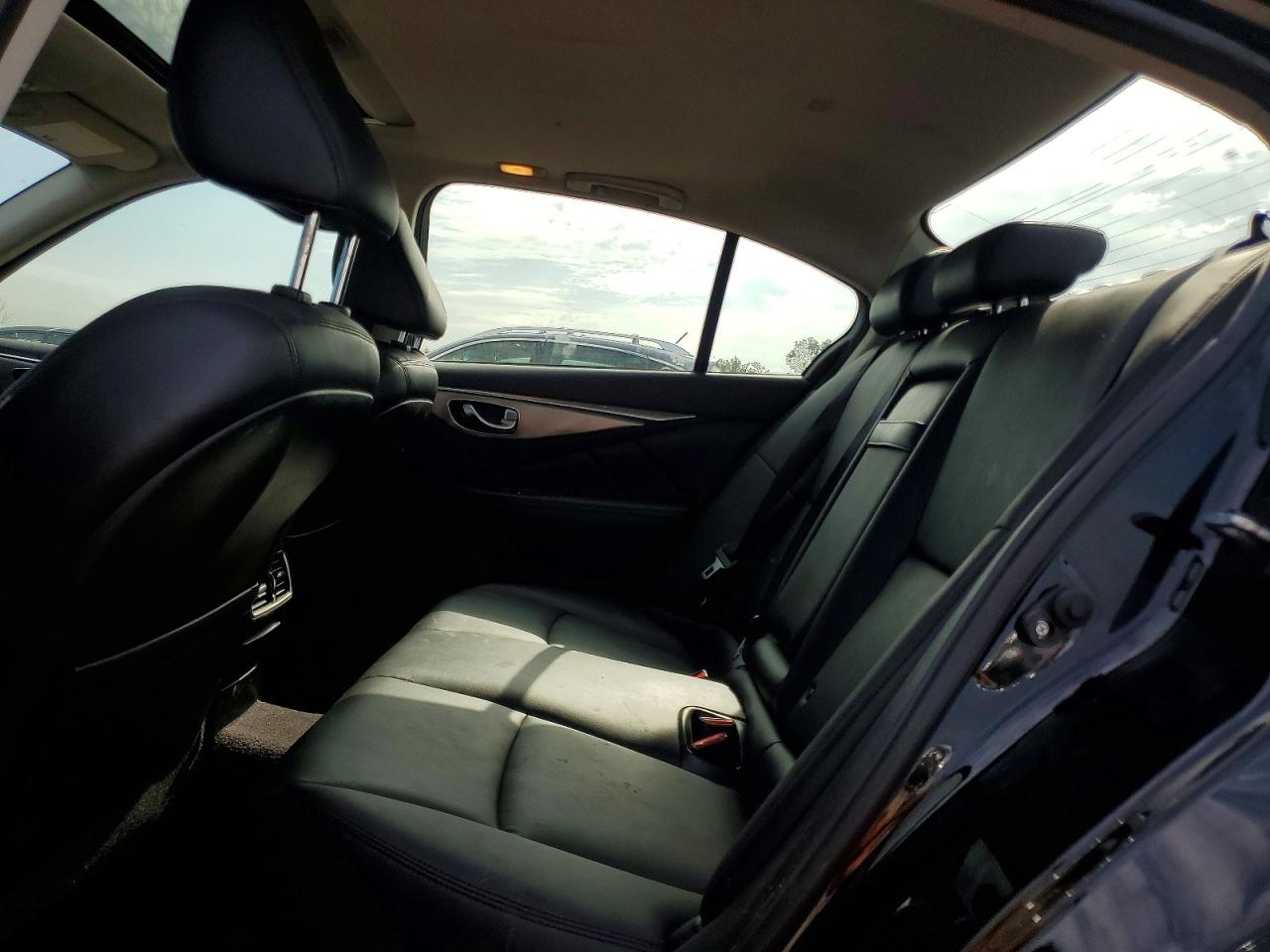2017 Infiniti Q50 3.0t Premium Black vin: JN1EV7AP8HM738874