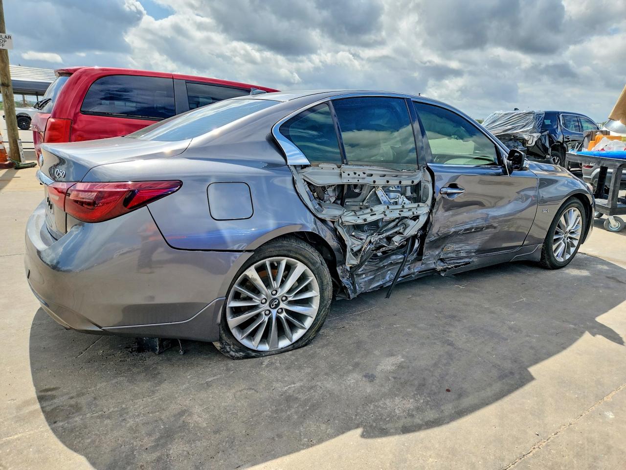2018 Infiniti Q50 3.0t Luxe Gray vin: JN1EV7AP8JM354910
