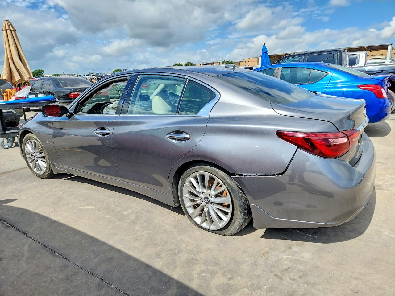 2018 Infiniti Q50 3.0t Luxe Gray vin: JN1EV7AP8JM354910