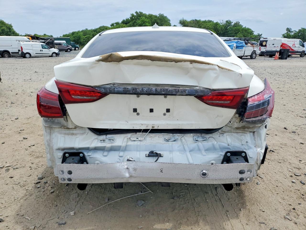 2019 Infiniti Q50 3.0t Luxe White vin: JN1EV7AP8KM510901