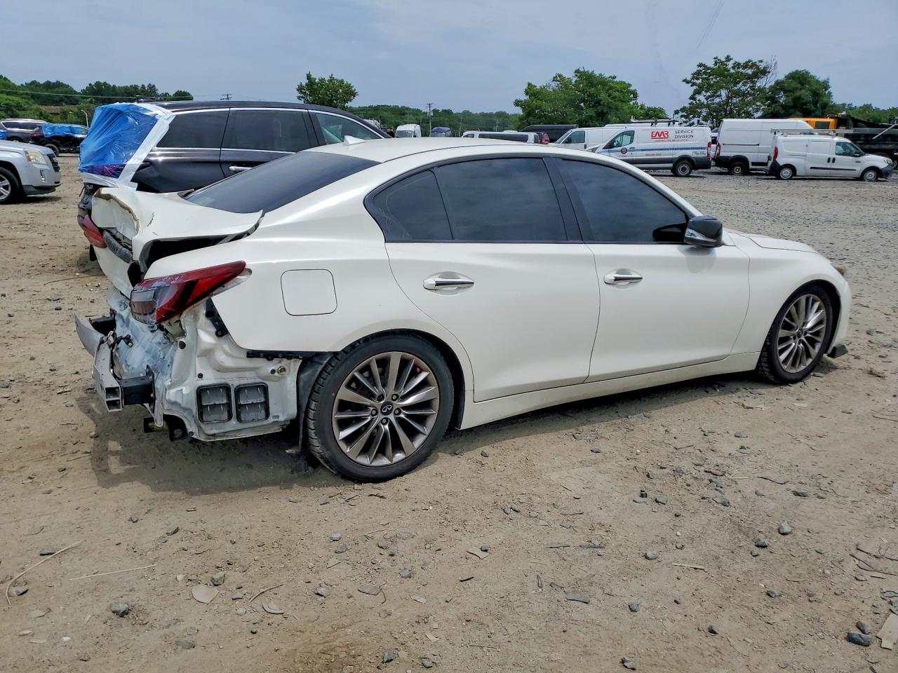 2019 Infiniti Q50 3.0t Luxe White vin: JN1EV7AP8KM510901