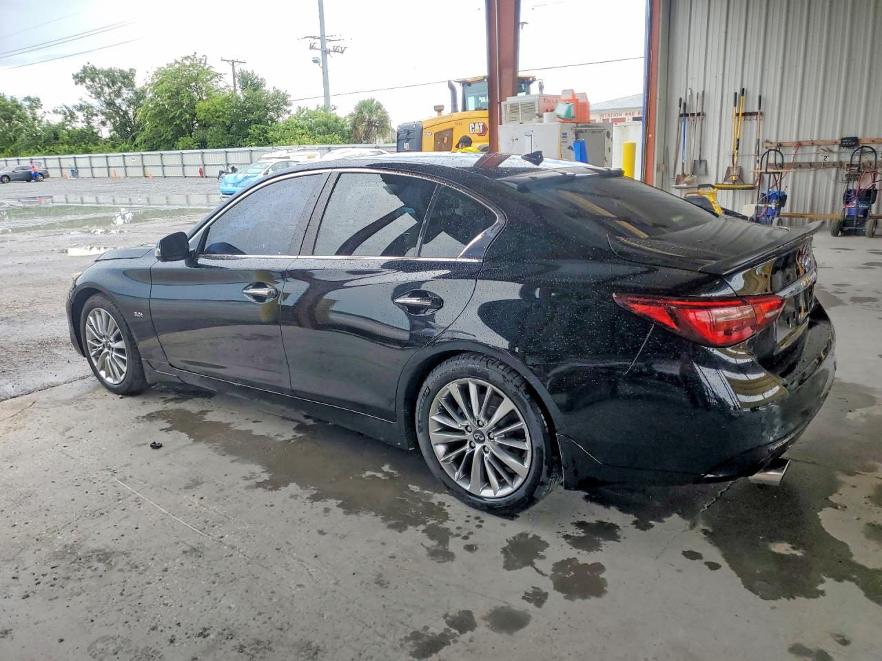 2018 Infiniti Q50 3.0t Luxe Черный vin: JN1EV7AP9JM358335