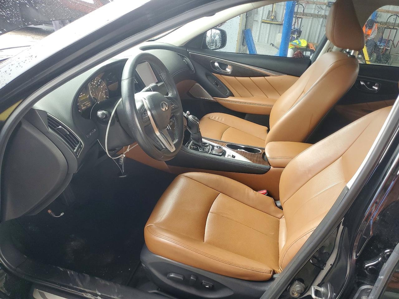 2018 Infiniti Q50 3.0t Luxe Черный vin: JN1EV7AP9JM358335