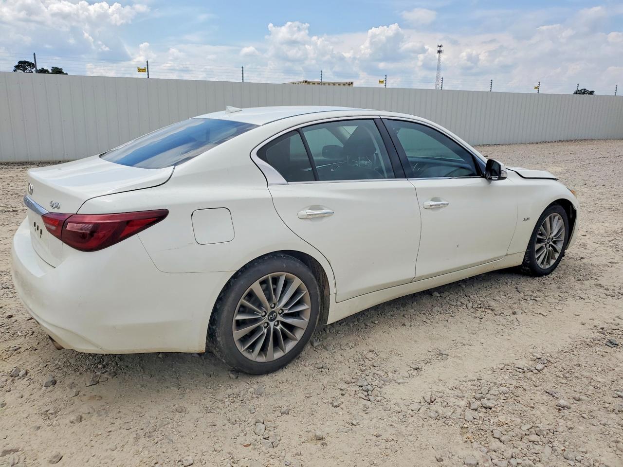 2018 Infiniti Q50 3.0t Luxe White vin: JN1EV7APXJM361762