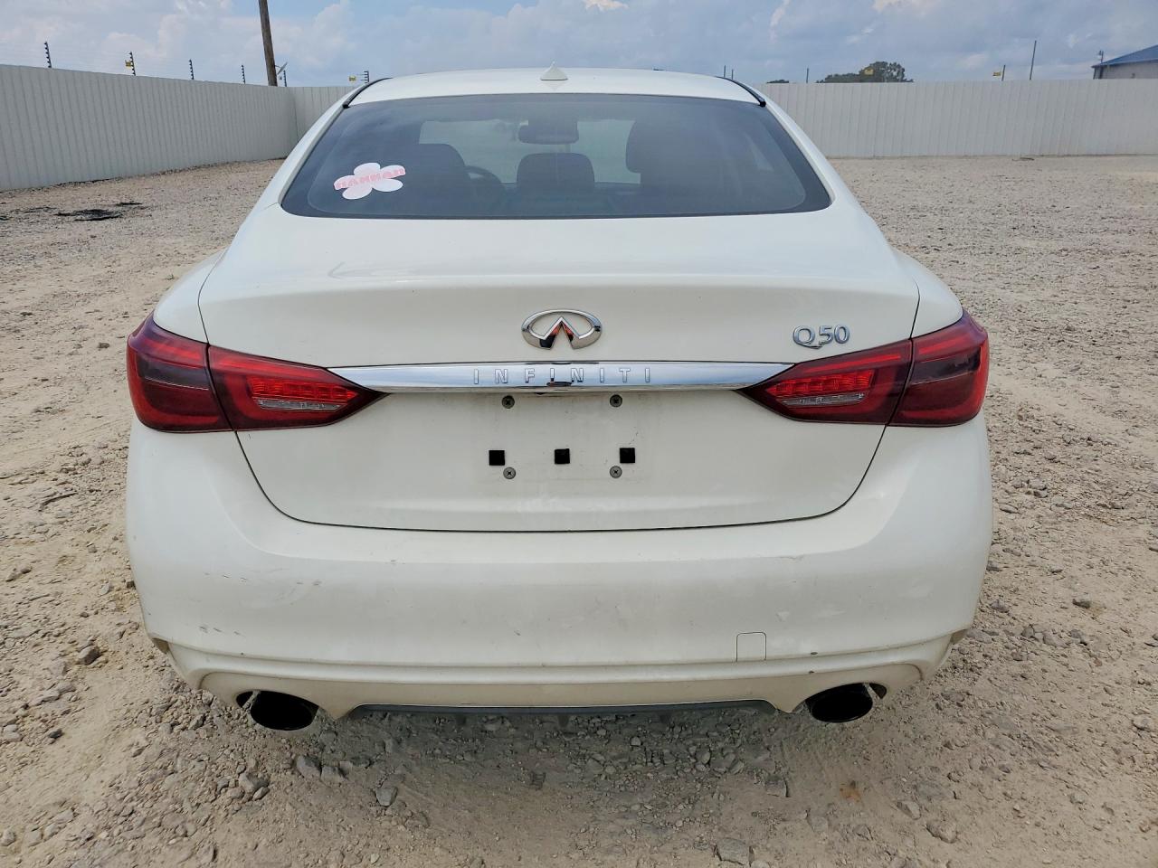 2018 Infiniti Q50 3.0t Luxe White vin: JN1EV7APXJM361762