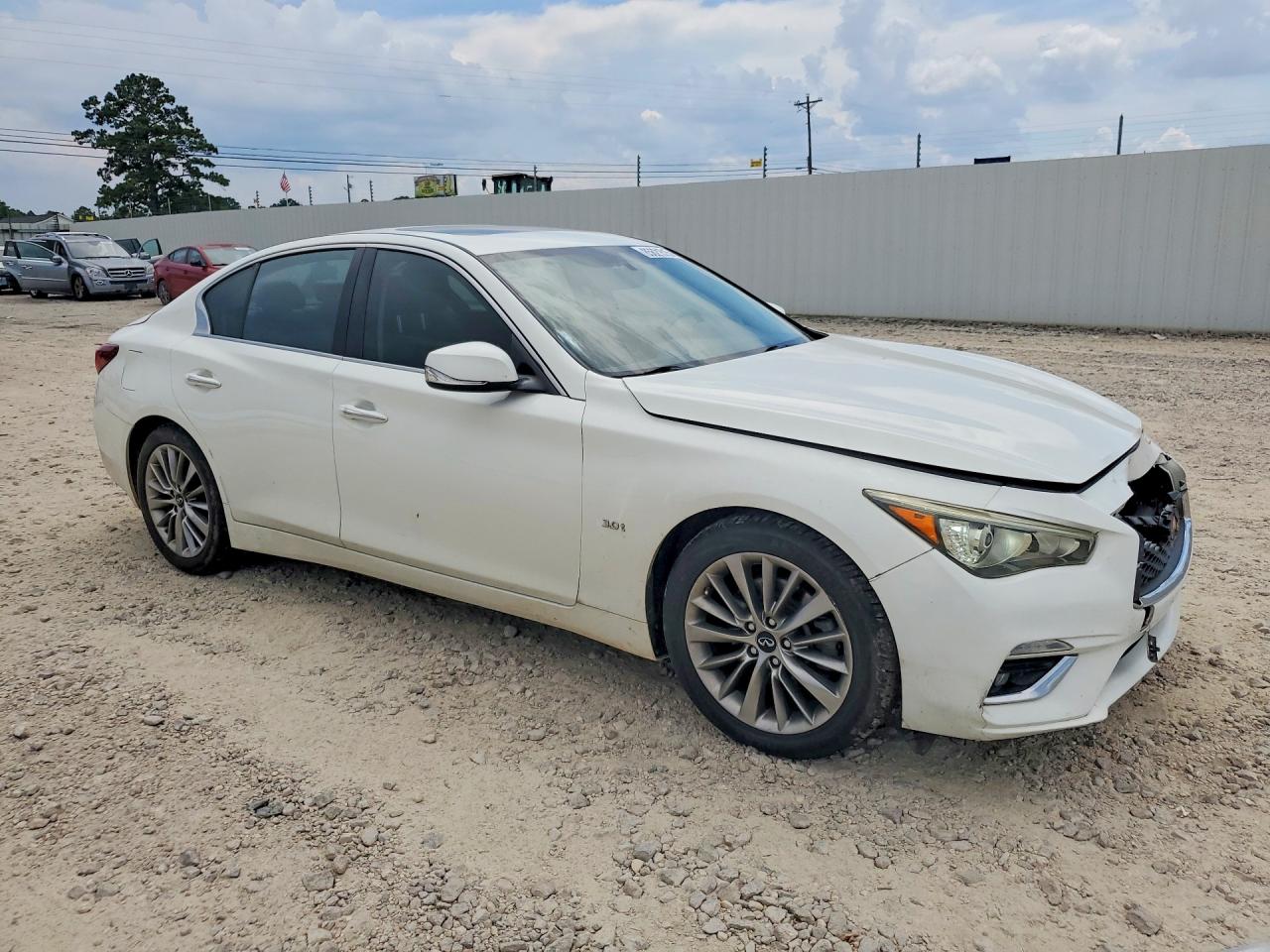 2018 Infiniti Q50 3.0t Luxe White vin: JN1EV7APXJM361762