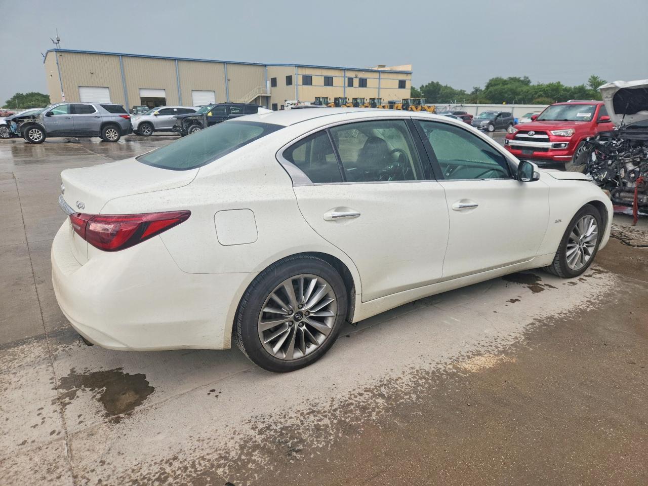 2018 Infiniti Q50 3.0t Luxe White vin: JN1EV7APXJM363057