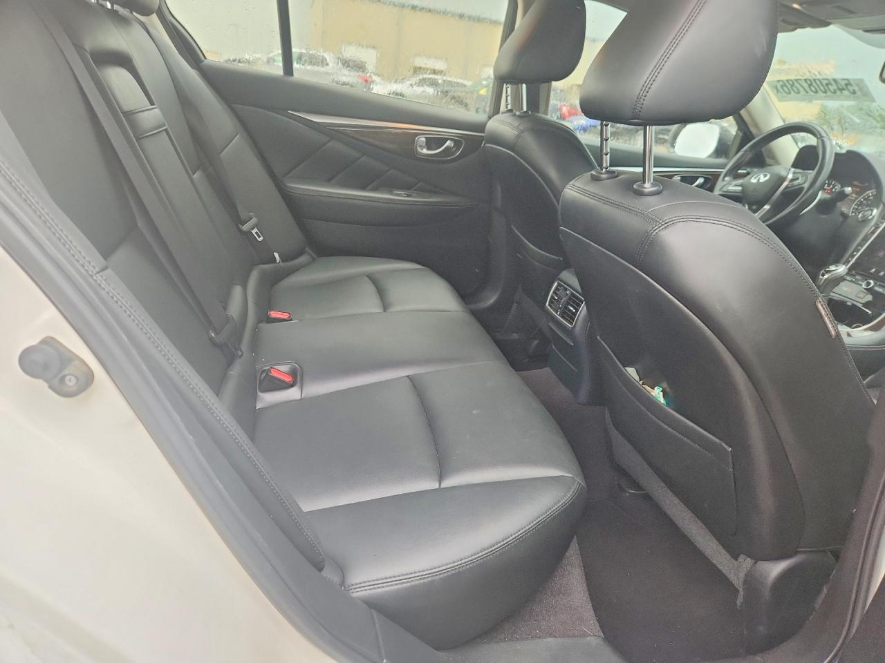 2018 Infiniti Q50 3.0t Luxe White vin: JN1EV7APXJM363057