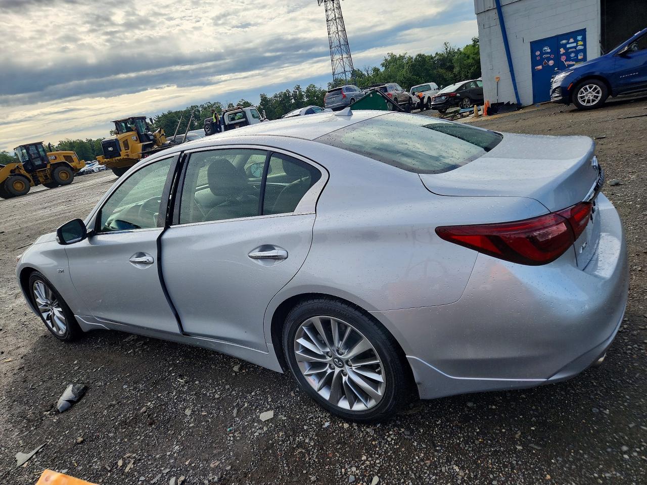 2018 Infiniti Q50 3.0t Luxe Silver vin: JN1EV7AR1JM439475