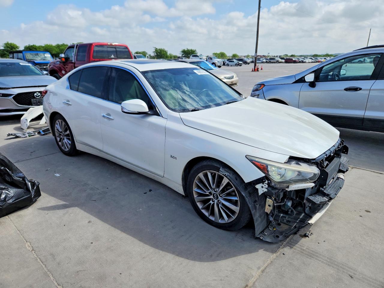 2018 Infiniti Q50 3.0t Luxe White vin: JN1EV7AR1JM610130