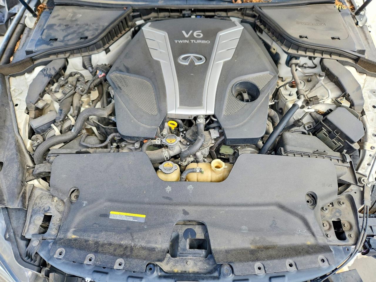 2018 Infiniti Q50 3.0t Luxe White vin: JN1EV7AR1JM610130