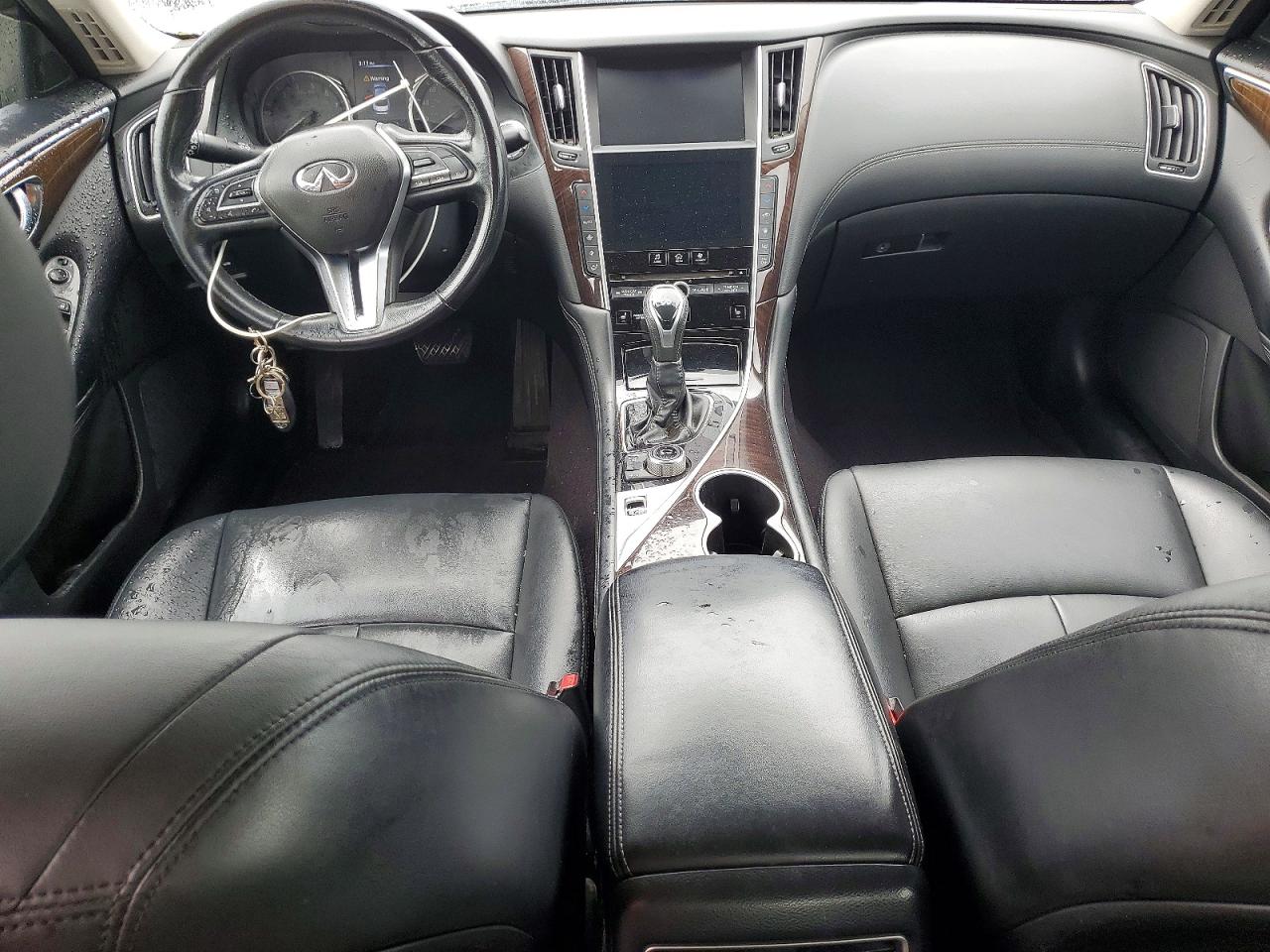 2019 Infiniti Q50 3.0t Luxe White vin: JN1EV7AR1KM558418